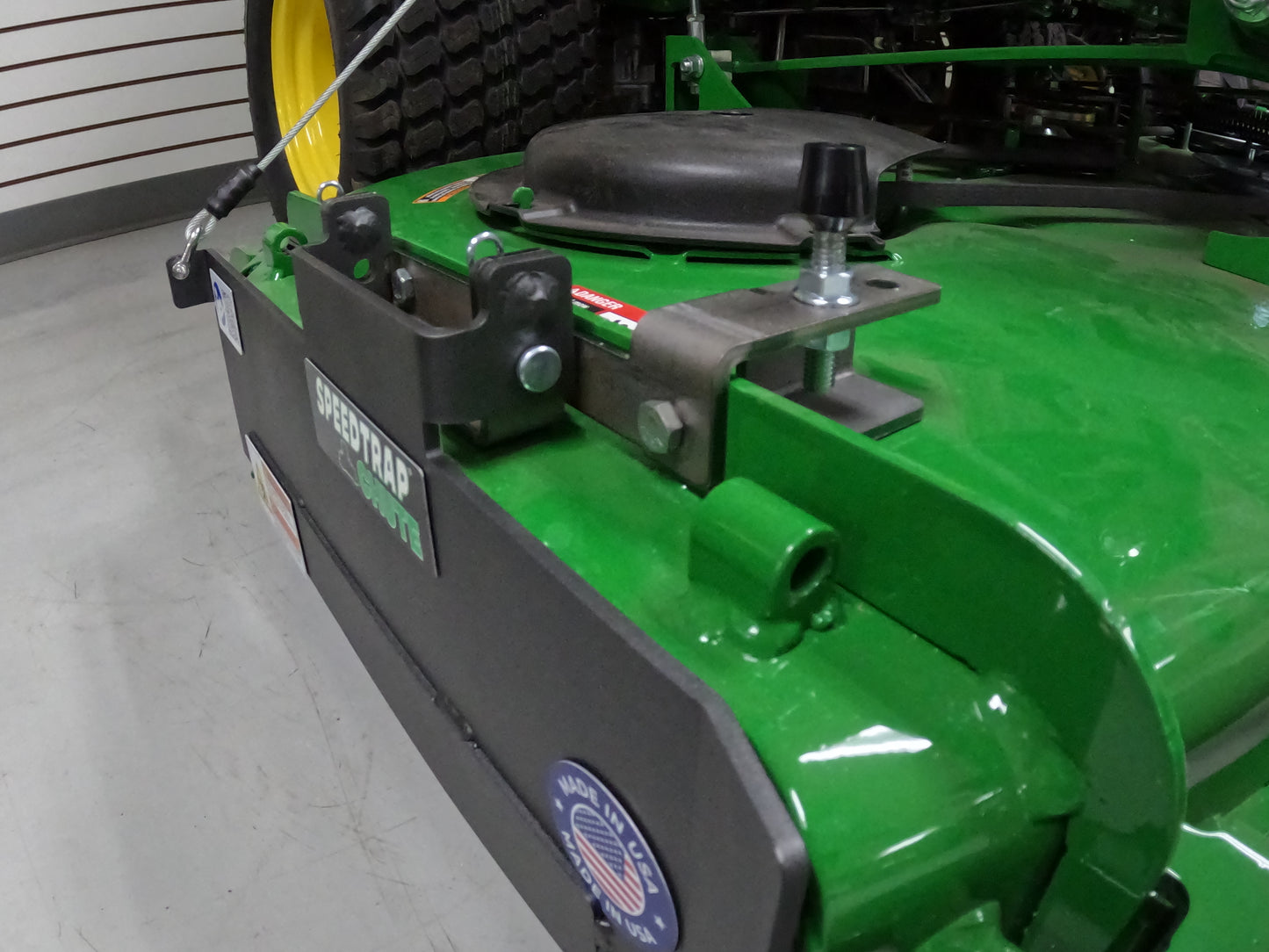 Speedtrap® Chute Blocker John Deere® Z965M Series ZTrak®