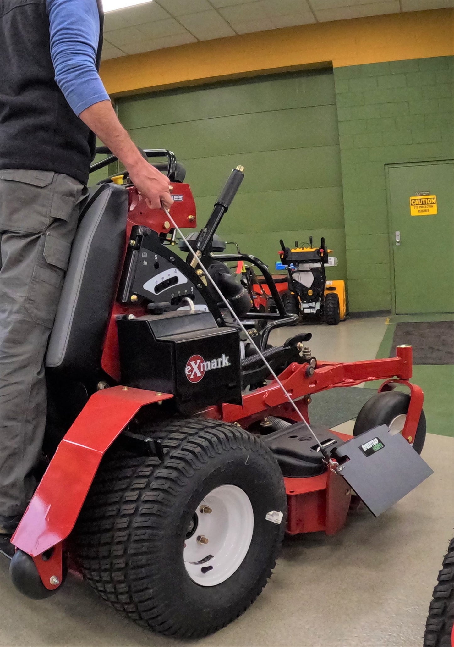 One hand operated chute blocker
