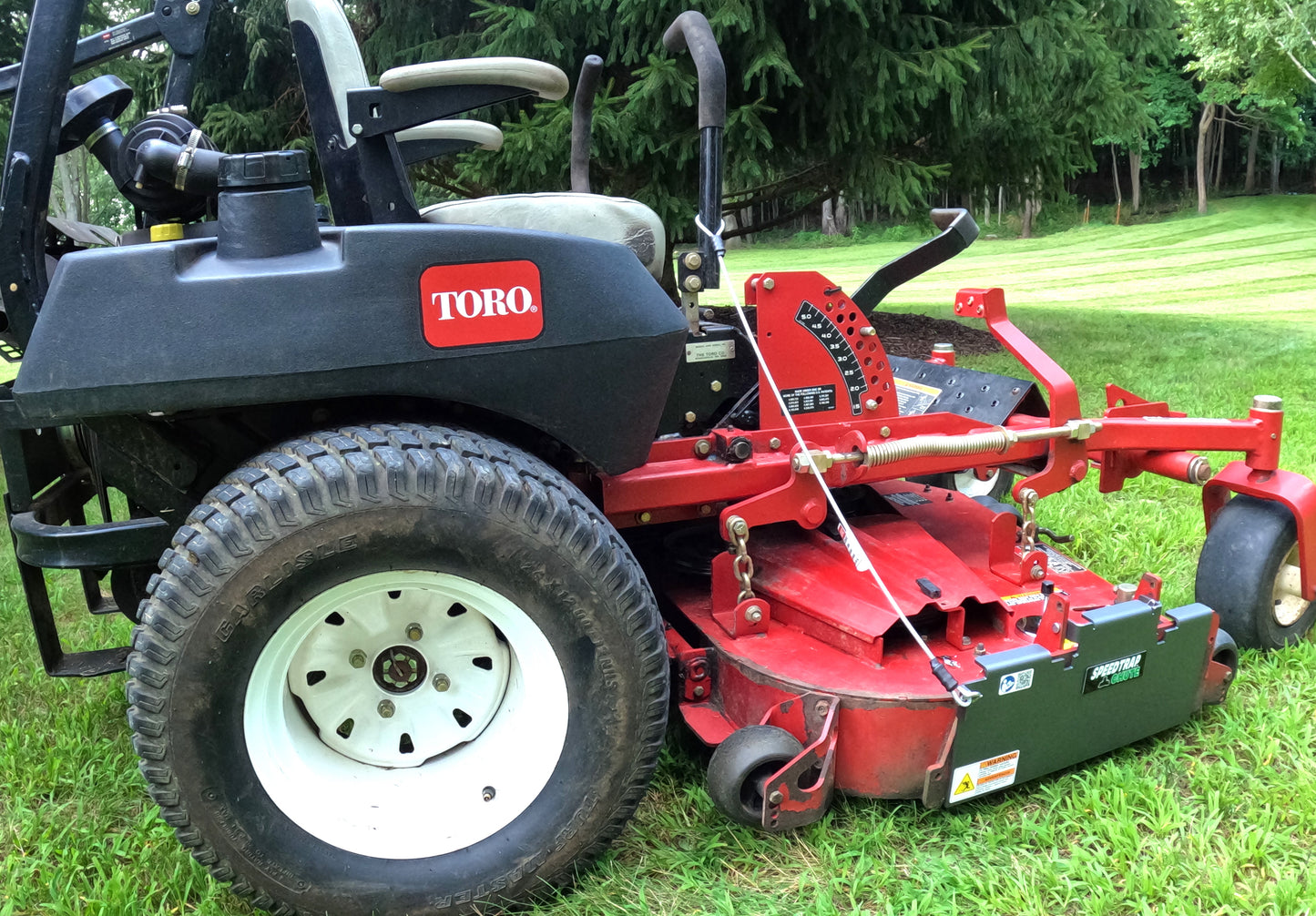 Speedtrap™ Chute Blocker Toro® Z Master® Twin Gas Tank Models