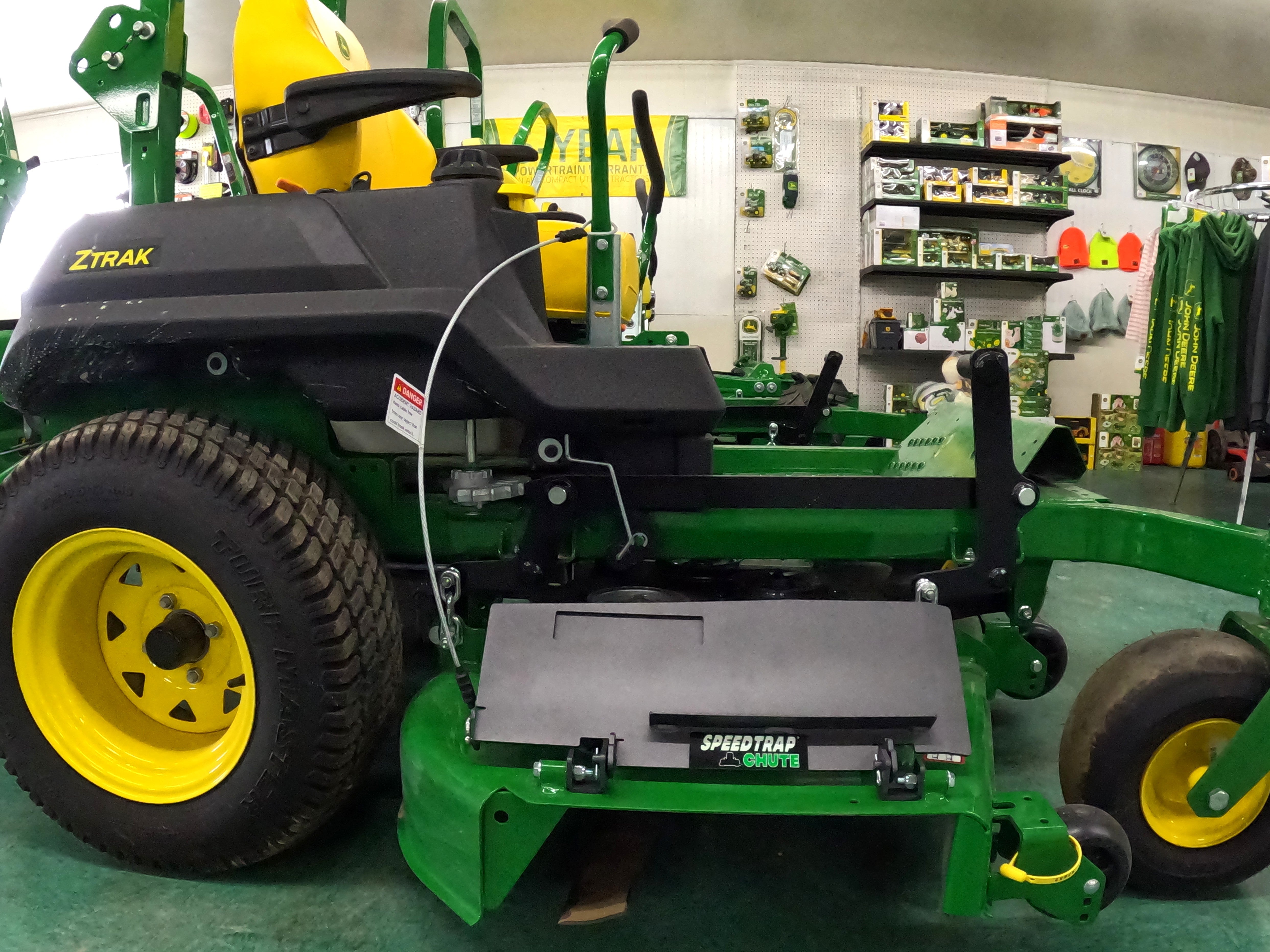 Speedtrap® Chute Blocker John Deere® Z760R ZTrak® – Speedtrap
